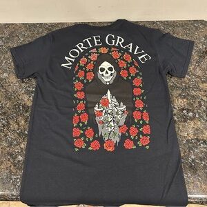 NWOT Spencer’s Morte Grave Black T Shirt Skeleton Rose Goth Small
